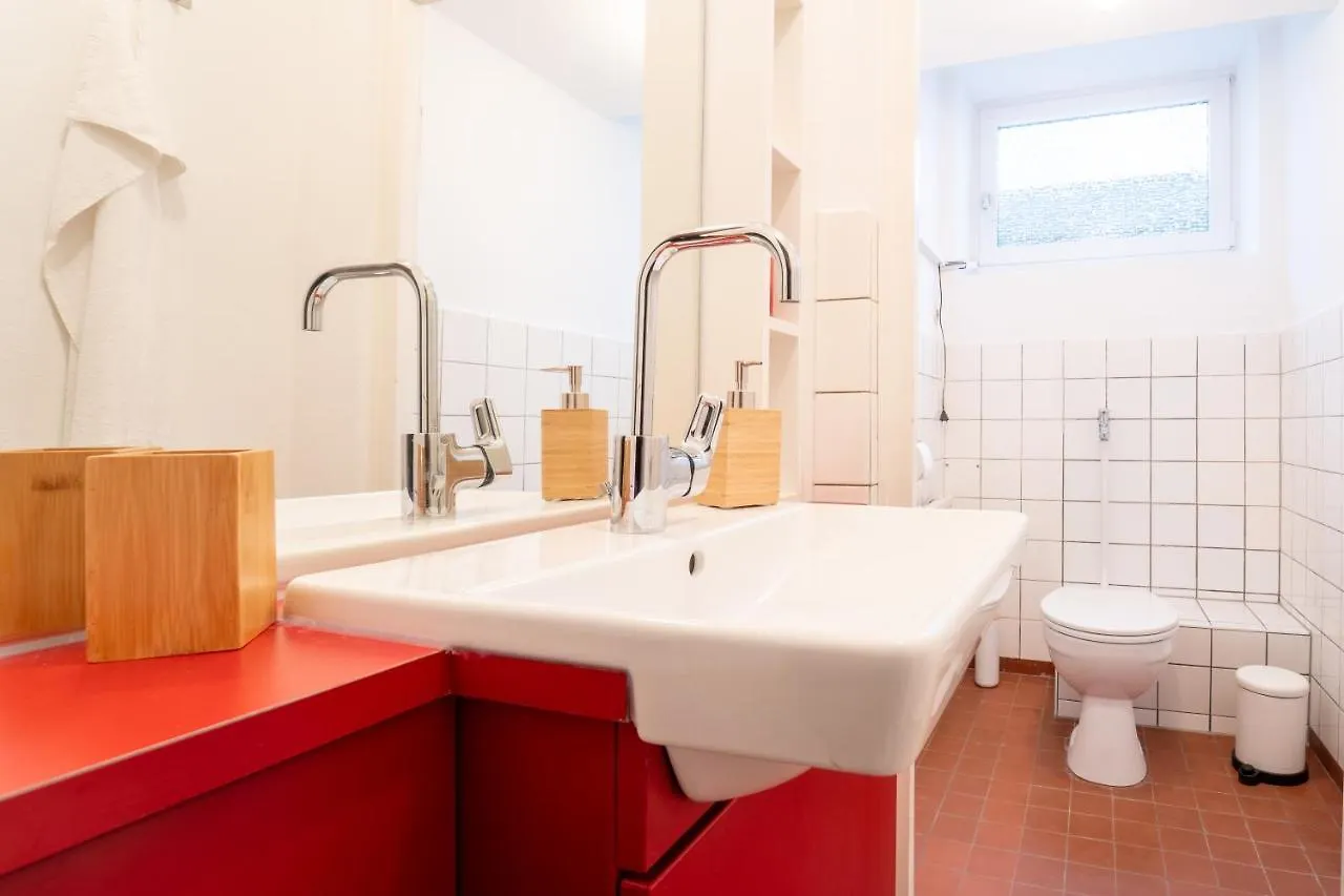 Dreamcation - Ehemalige Kirche & Souterrain Wohnung, 3D-Tour, Terrasse, Bbq, Kamin Kelheim 0*,  Germany