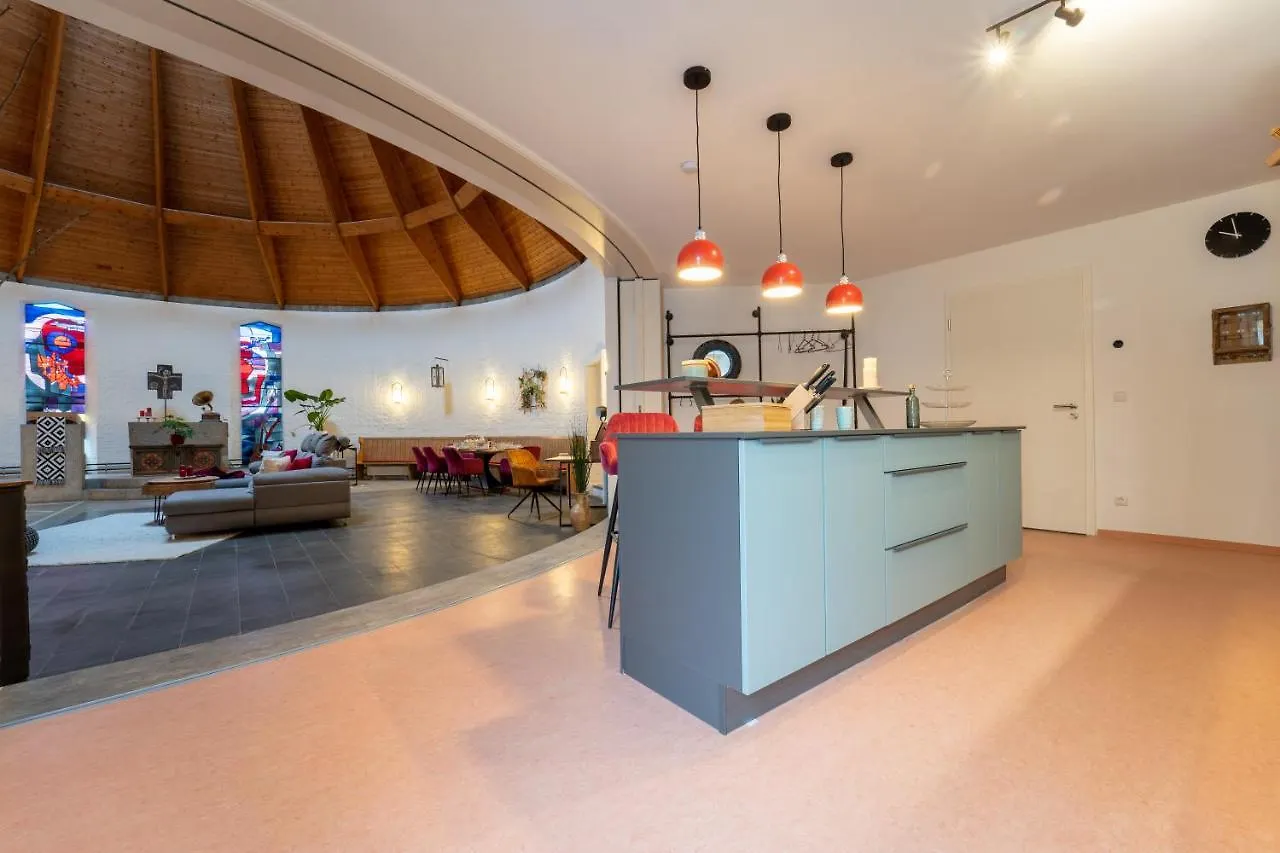 Dreamcation - Ehemalige Kirche & Souterrain Wohnung, 3D-Tour, Terrasse, Bbq, Kamin Kelheim Germany