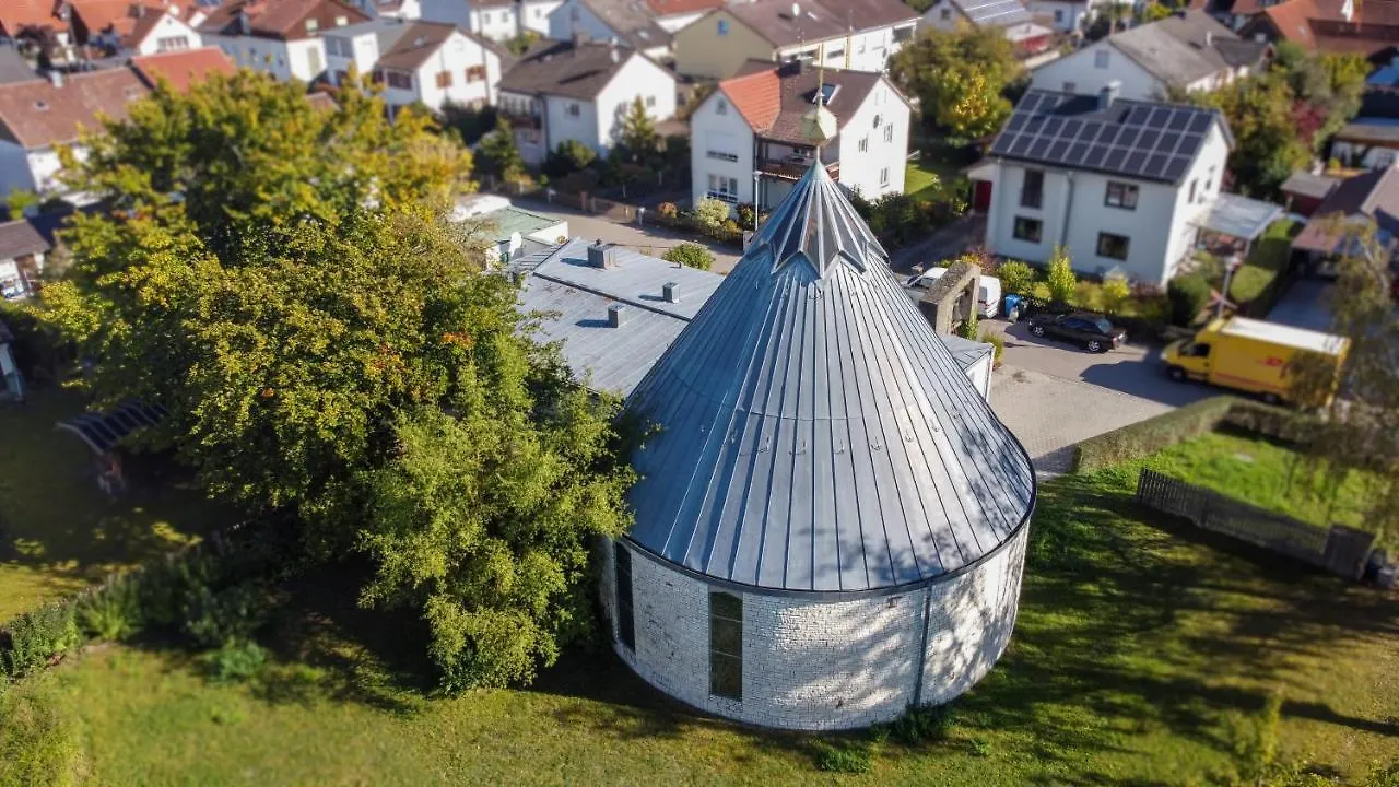 Dreamcation - Ehemalige Kirche & Souterrain Wohnung, 3D-Tour, Terrasse, Bbq, Kamin Kelheim Apartment