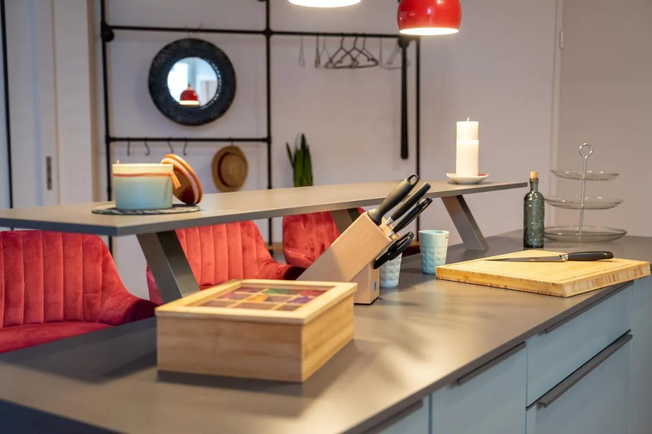 Dreamcation - Ehemalige Kirche & Souterrain Wohnung, 3D-Tour, Terrasse, Bbq, Kamin Kelheim Apartment