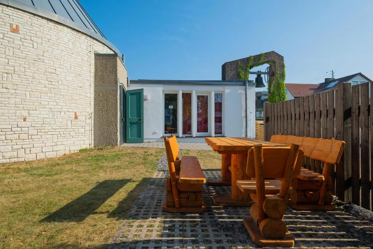 Dreamcation - Ehemalige Kirche & Souterrain Wohnung, 3D-Tour, Terrasse, Bbq, Kamin Kelheim Apartment