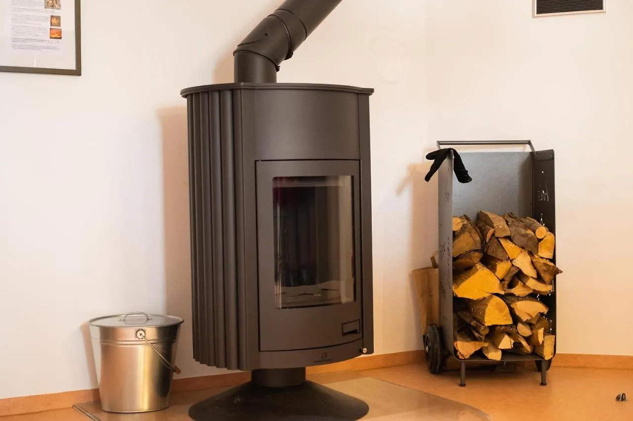 Dreamcation - Ehemalige Kirche & Souterrain Wohnung, 3D-Tour, Terrasse, Bbq, Kamin Kelheim Apartment